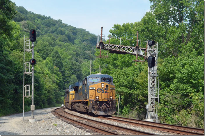 CSX 784-372-369 diverge to #1 at FO Cabin on e/b ethanol loaded train K459-26. Note new signals have replaced the venerable cantilever structure. It withstood a derailment here back in 1968.