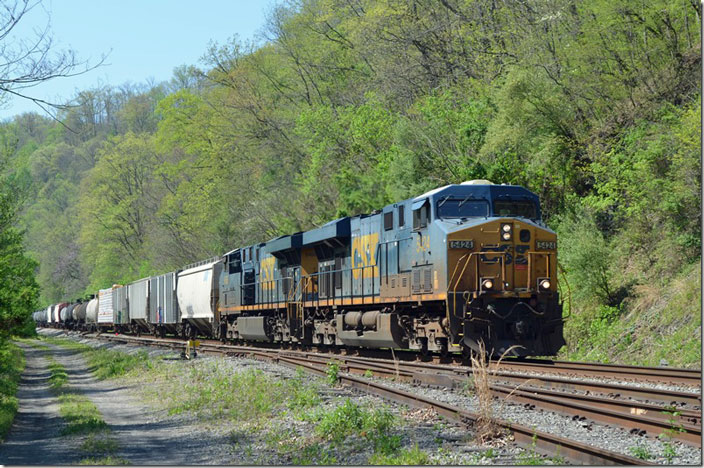 CSX 5424-5458 have westbound Q652 at the east end of Ivel KY on 04-24-2022.