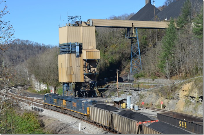 The Typo load-out is now operated by Pine Branch Coals, a subsidiary of Blackhawk Mining. CSX 109-3177 Typo.