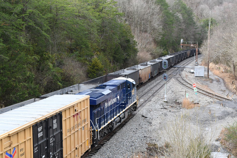 L201 gets a clear on the siding at Coal Run Jct. He will get an approach at Big Shoal and then a medium clear at Wagner to re-enter the main line.