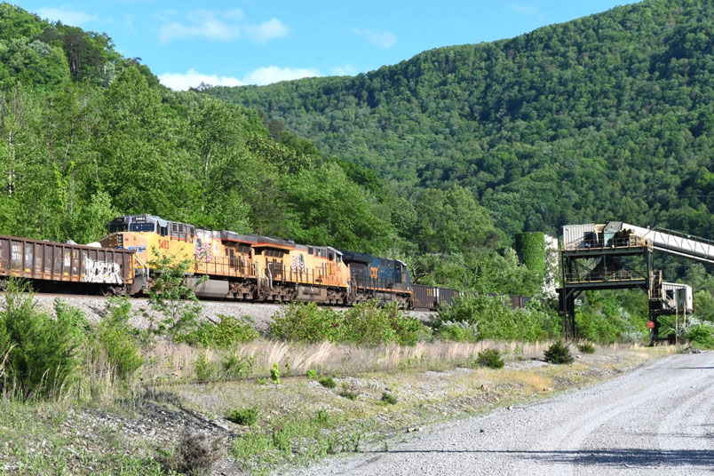 Later we shoot W090-03, hitting the heavy grade up through Elkhorn Yard on the former CRR.