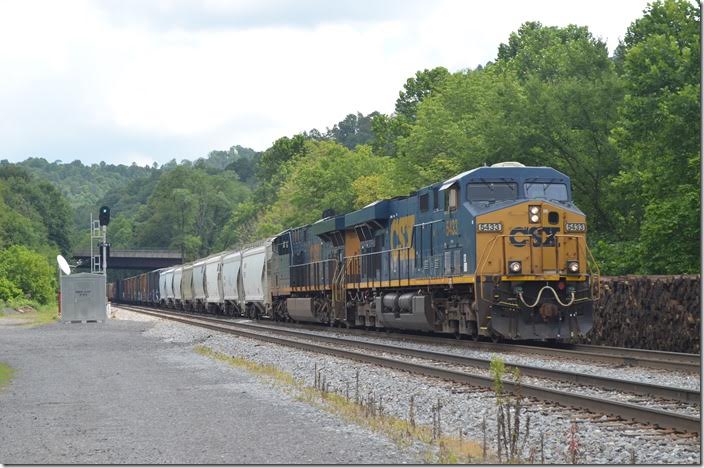 Q317 speeds through Newburg on the last lap to Grafton. No more hills to climb. Newburg once had an engine terminal years ago. Perhaps the location of a helper terminal at Hardman brought its demise. CSX 5433-3072. Newburg WV. 
