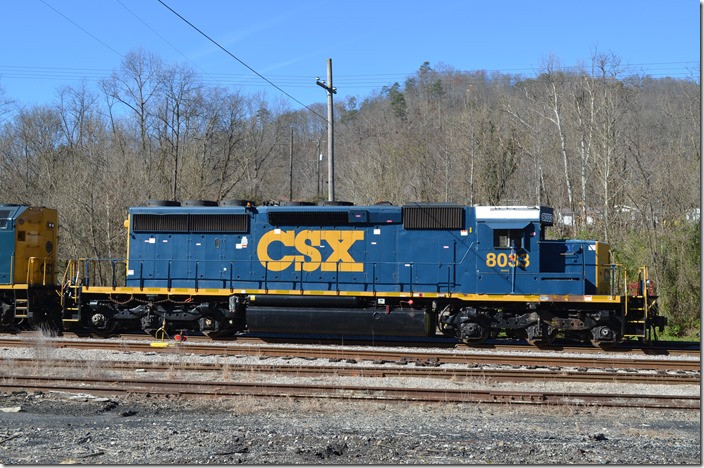 A good running SD40-2 was chosen to head Santa’s sleigh this year. “SD40-3” 4047 was used last year, and it gave mechanical problems just south of the yard. CSX SD40-2 8033 Shelby.