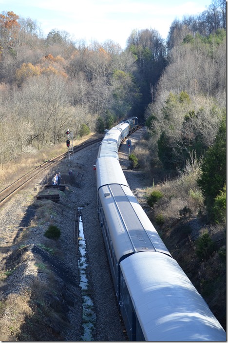 P907 approaches Click Tunnel at Frisco TN. On the left is the connection from Norfolk Southern which is used by their trains to gain access into Kingsport and Eastman Chemical. CSX also uses it for now infrequent coal trains from Harlan County, KY, via trackage rights over NS. CSX Santa Train Frisco.