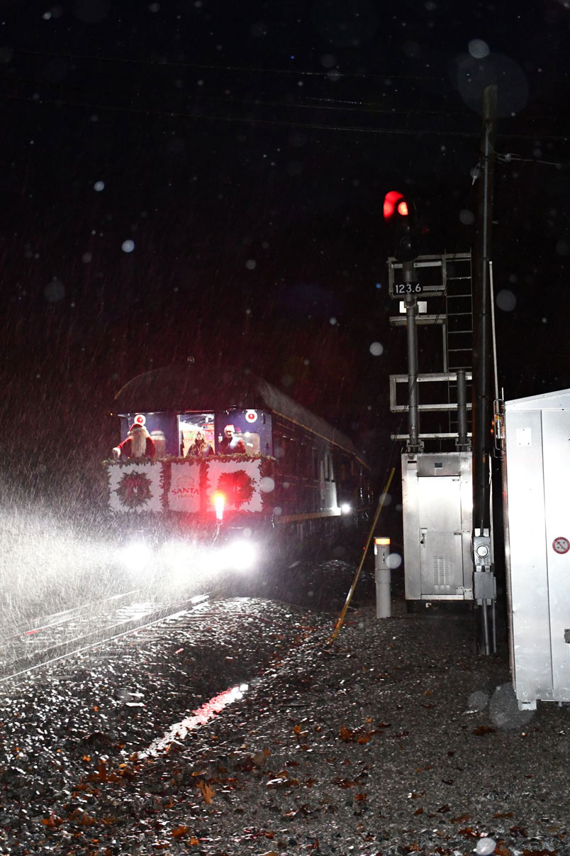 Ho! Ho! Ho! P001-22 has 13 cars.