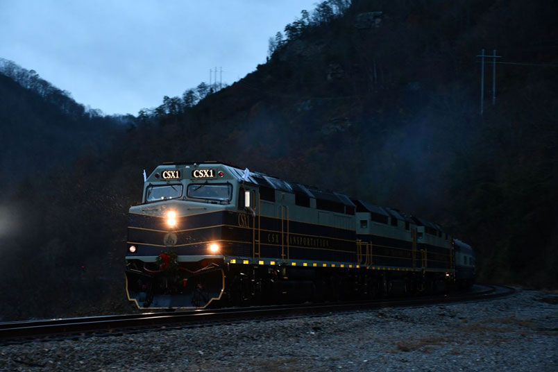 F40PHs 1-3-2 head the 13-car Santa Train. These are former Amtrak units, built between the late 1970s and the mid-1980s.