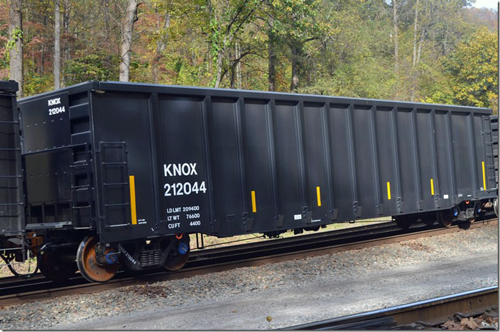 KNOX (Knox Metals Corp.) gon 212044 on w/b NS freight passing Devon WV on 11-05-2021. 4,400 cubic ft., 209,400 load limit. Built 09-2021 for ITFX. Ought One WV.