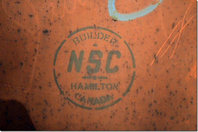 CN MW 302430. View 2. Builder stamp.