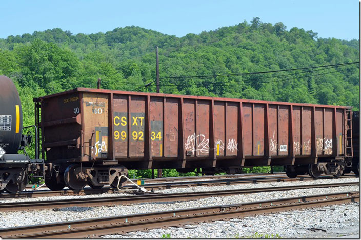 CSX MW Gon 999234 used for scrap tie loading. Shelby KY, 05-23-2021. Probably from the ex-DLRX batch that was built by Marine Industrie Ltd. at Sorel, Quebec around 1981. Originally CN or CP for coal service.