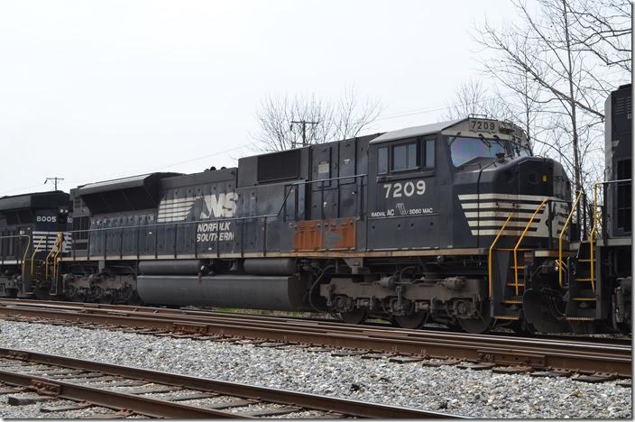 CSX traded their share of the Conrail SD80MACs (12 units) to NS a couple of years ago for 12 SD40-2s. NS SD80AC 7209 Middlesboro KY. View 2.