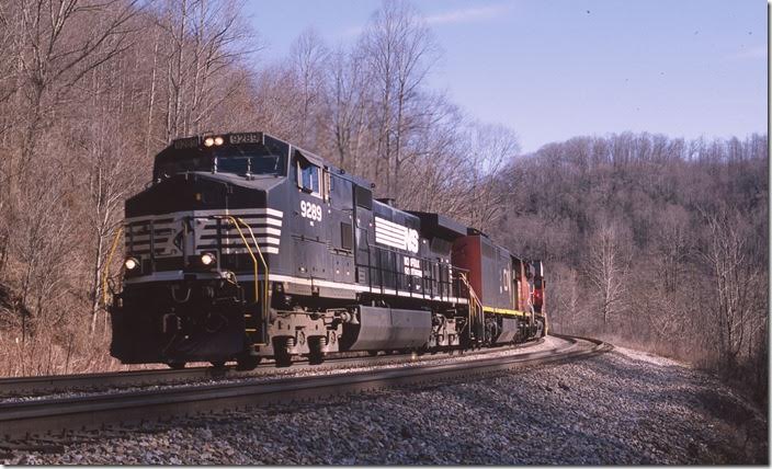 We were caught by surprise at Switchback by w/b 23Q behind 9289-CN 2452-CN 2294. Note the tapered long hood on C40-8M 2452 (built 1990).
