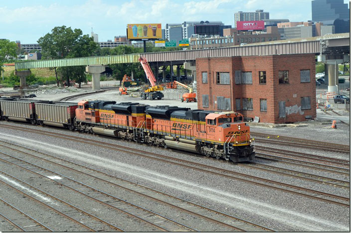 BNSF 9114-9106 St Louis 70ACe. Both engines are model SD70ACe.