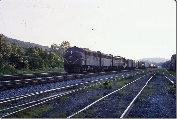 LV F7a 562 leads F3bs 521, 513 and GP18 303 out of Bethlehem on an eastbound freight. This lashup shows up in the MSB books and seems to have been kept together. Those were perhaps the last Fs in operation on the Lehigh Valley. Bethlehem PA.