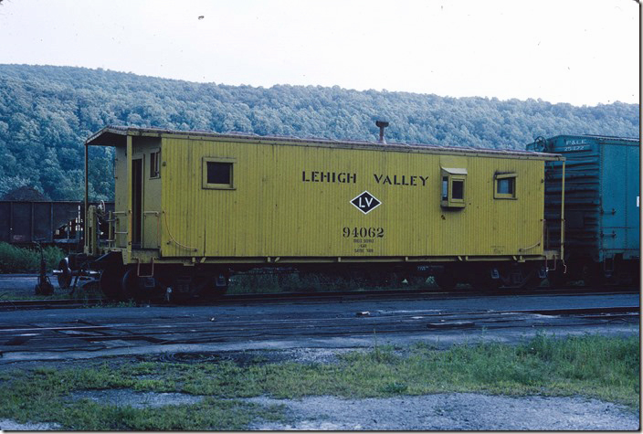 LV wreck service car was a converted boxcar. It had originally been assigned to Sayre PA. Bethlehem PA. 08-09-1972.