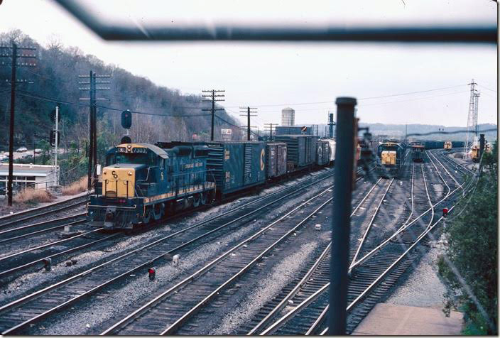7303 switches the eastbound (“Big Four”) yard. Note the position light switching signal. 11-10-1977. RU Cabin.