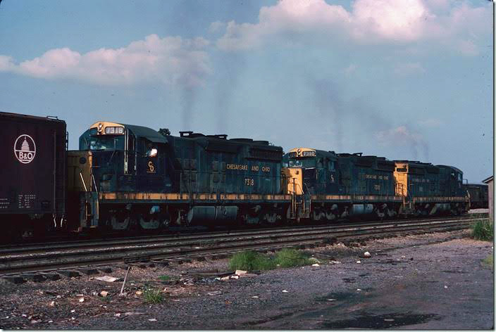 SD18s 7318-7310-7311. Wish I had shot the B&O boxcar. 08-27-1977. View 2. Russell '76-77.