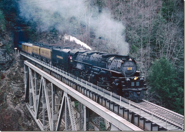 CRR 676 on Santa Train. 11-21-1992.