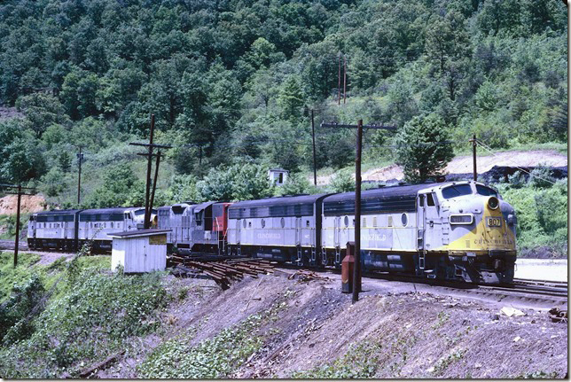 CRR 807-867-ex-SP 3489-819-815 will be heading south soon. 05-25-1971.