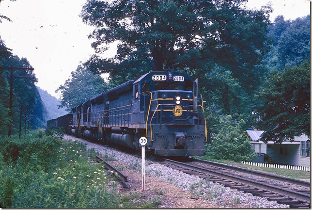 SCL SD45s 2004-2010-2020 have the “Yellow Dog Local” at Hamlin just after departing Dante Yard. At one #14 carried local freight, but by this era it is mostly, if not all, coal. 07-08-1973.