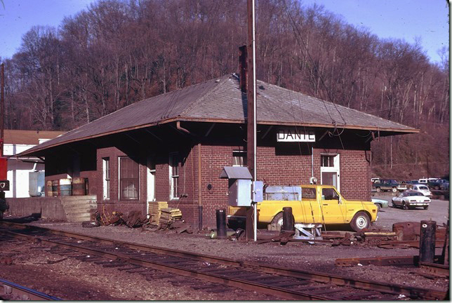 CRR depot at Dante. 03-06-1976.