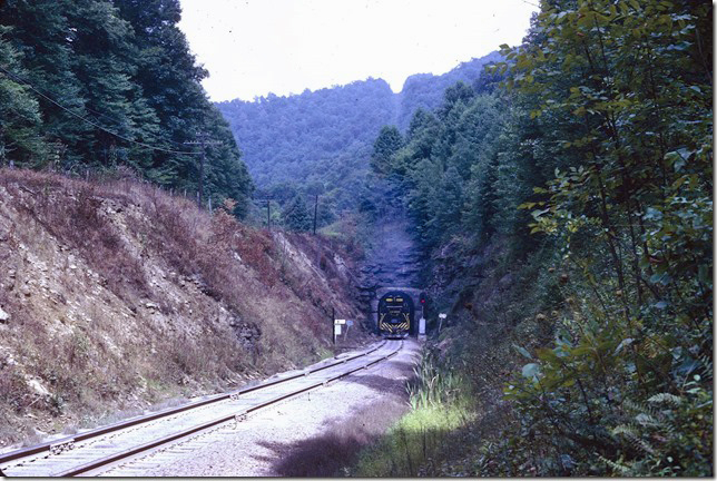 CRR 3022-866-3000 on the s/b Moss Turn in Sandy Ridge Tunnel. View 2. 09-05-1971.