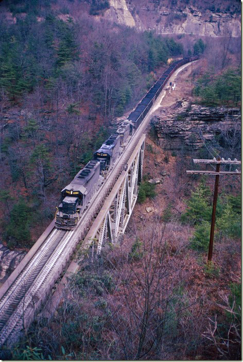 CRR 3020-3024-912 handle a n/b coal train on 01-20-1974. Pool Point.