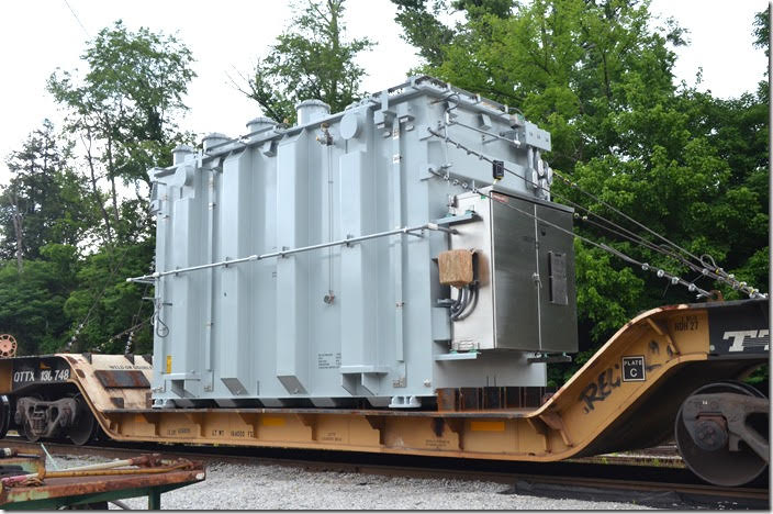 This substation transformer was manufactured by Prolec-GE, presumably in Mexico. It was parked here for a few days before being unloaded. QTTX flat 130748. View 4. Shelby KY.