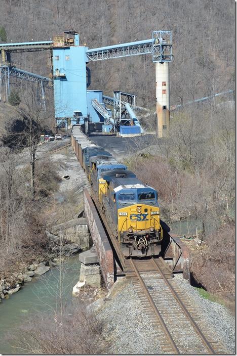 C860 will pull to the end of the siding, return down the main, and start loading these 102 empties. CSX 533-338-3297. View 2. Myra KY.