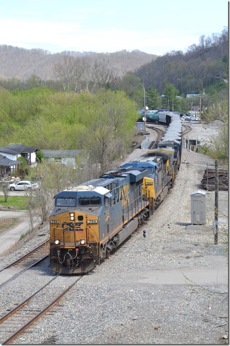 CSX 794-354-99 depart Shelby KY with Q692-03 on 04-05-2020. Today the freight has 34 loads and 40 empties, 4,307 feet in length.