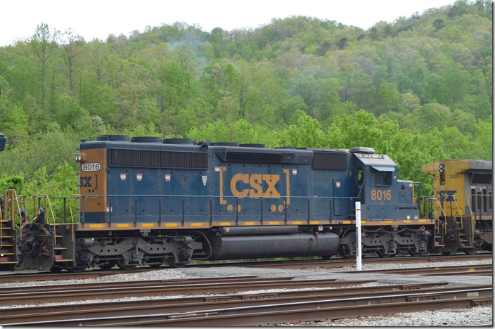 CSX SD40-2 8016 has been retro-equipped with an air conditioner. Shelby KY.