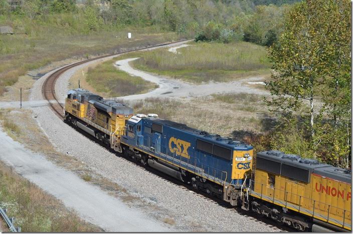 This was once the site of Chapparal Coal’s preparation plant. CSX 8662-UP 8643. FO Cabin KY.