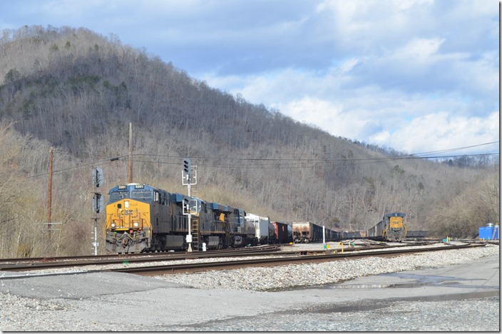 After a brief crew change Q692 leaves for Russell with 39/37, 6,201 tons and a length of 4,566 ft. CSX 3201-5311-919. Shelby