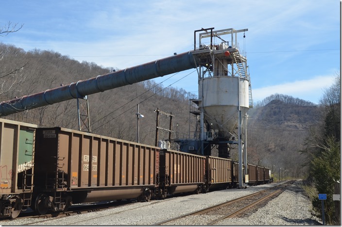 Excel Mining (Alliance Coal Partners) loads about three trains per week. JDNX 2001. Scotts Branch Mine KY.