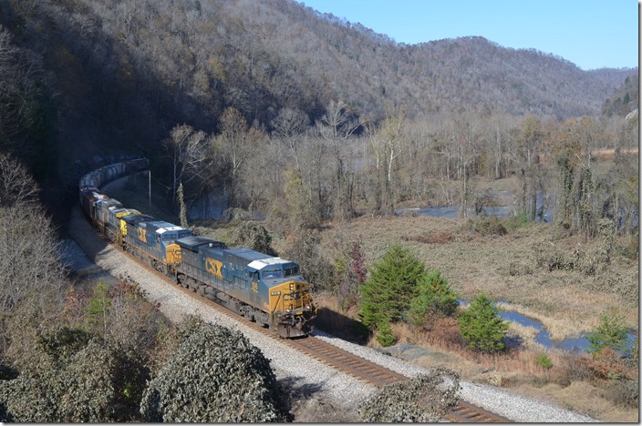 Another shot at Federal KY, just north of Elkhorn City. CSX 106-5105-483. 11-16-2018.