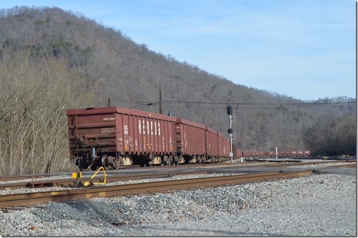 CSX 86-81. View 3. Shelby KY.