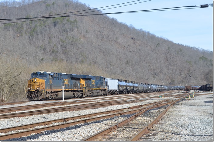 CSX 991-990 (consecutive numbers!) wait on the main at Shelby KY for the Russell crew to come out of the yard office. Today empty ethanol train K429-14, has 80 cars, weighs 12.000 tons and is 5,432 ft. long.