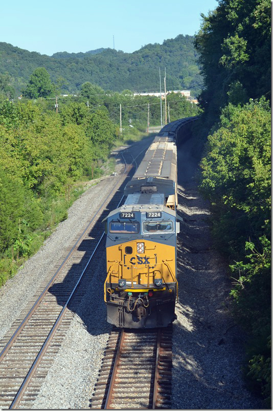 CSX DPU 7224 on G904-29. Coal Run Jct.