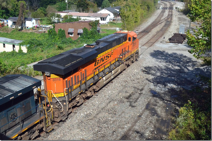 BNSF 8016 is an ES44C4. Shelby KY.