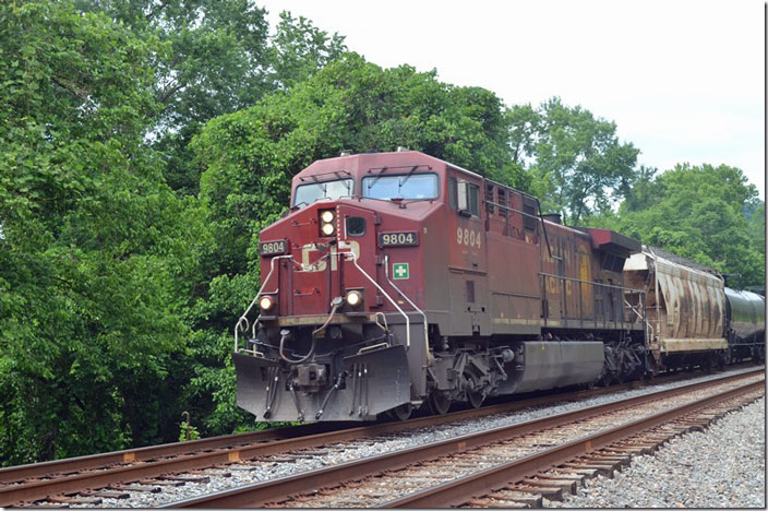 CP 9804 is an AC4400CW built in 2004. EE Pauley KY.