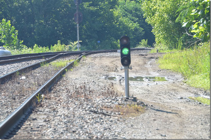 CSX signal flashing medium clear for B911 to enter the main line of the Kingsport Subdivision. Shelby.