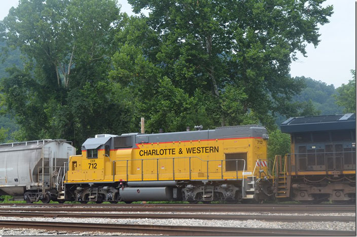 CER 712 is an EMD model GP15-1. That smudge on right right corner is not a camera problem...it’s a thumb print on the filter. Shelby KY.