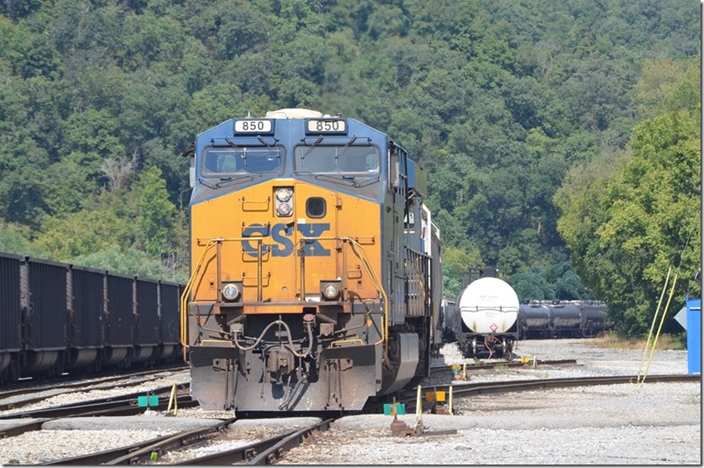 CSX 850-514 switched their M652 at Shelby KY on 09-14-2022.