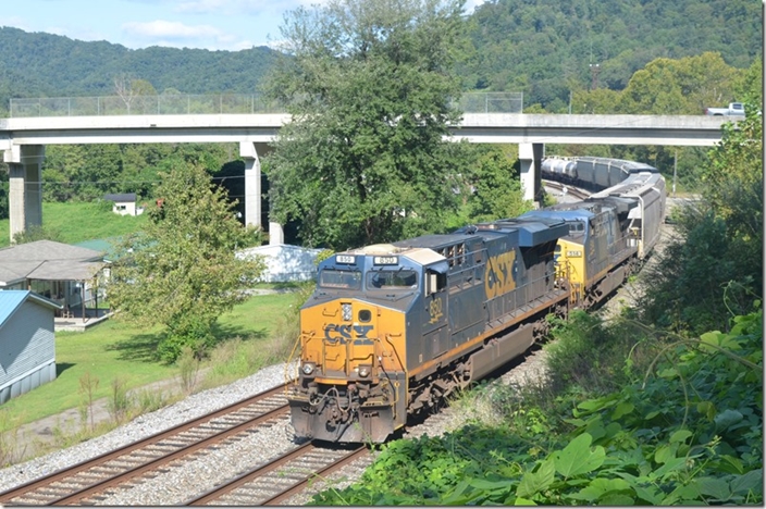 CSX 850-514 M652 departed down the switching lead (becomes #2 at Fords Branch) with 4 loads, 34 empties and 1,778 tons. Shelby KY.