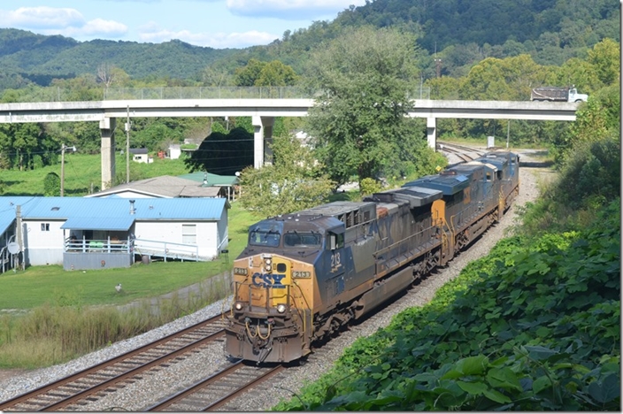 Mine run R279-14 departed behind M652 with CSX 213-3078-993. They are going to the wye at MP CML 14.1 on the Coal Run SD to turn the engines. Don’t ask; I haven’t a clue why. I wish I had followed them over there because using that wye to the Winns spur these days is a very rare event. They came back by the house a couple of hours later heading to Shelby. 09-14-2022. Shelby KY.