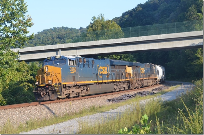 Before reaching home, I caught M692-15 westbound near FO Cabin behind CSX 3260-975. This is the site of the old Chaparral Coal Umet tipple. The gravel road up to FO was their siding. 09-16-2022