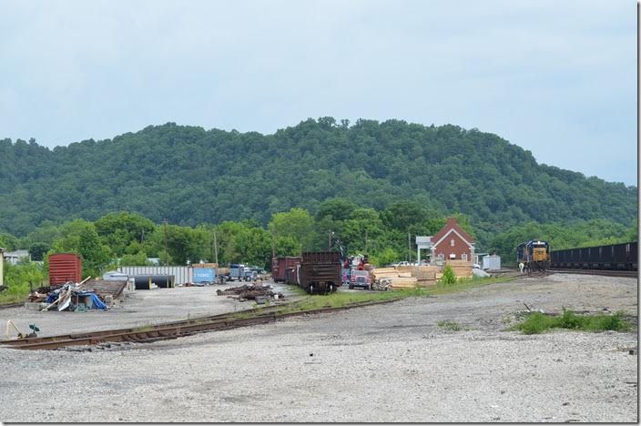 CSX RdSlug 2220-6906 switch in Paintsville Yard. In the background is the former passenger station which is now used by MofW. They occupy the “ID” track which is the former main line. The main line now skirts the east side next to the river.