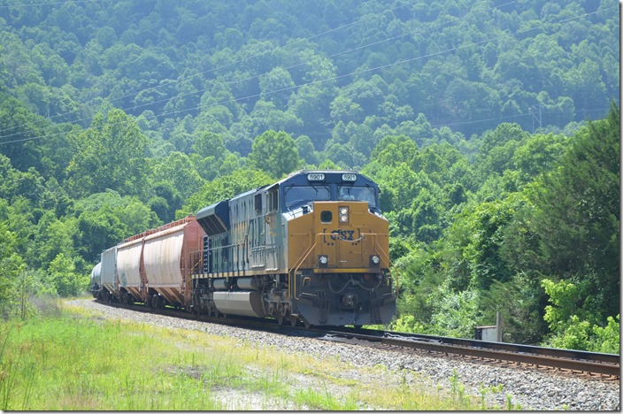 I confess; I got the car count from the defect detector around the curve between Betsy Layne and Tram. CSX 8901 DPU SD70ACe-T4. Betsy Layne KY.