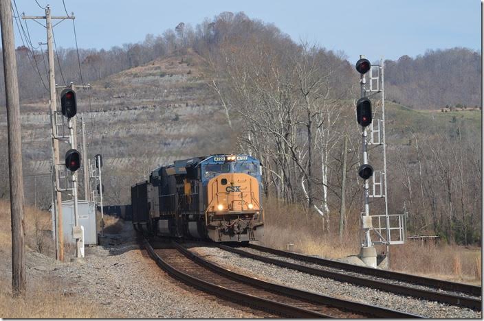 An empty e/b coal train behind CSX 4722-3327 slowly slips into Big Sandy passing siding at Zelda. Big Sandy WE.