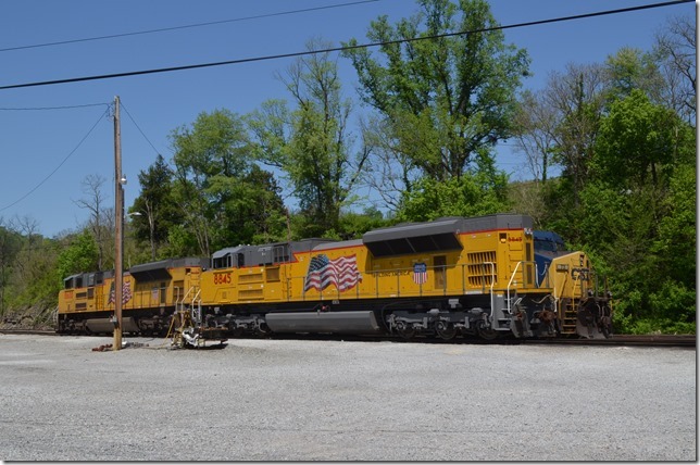 Parked on the ready track were UP SD70AH 8845 and SD70ACe 8600. These are probably in the current helper pool.
