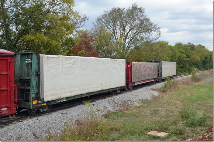 R. J. Corman Central Kentucky Lines bulkhead flat 62223 is ex-Montana Rail Link, nee-BN. Russellville KY.